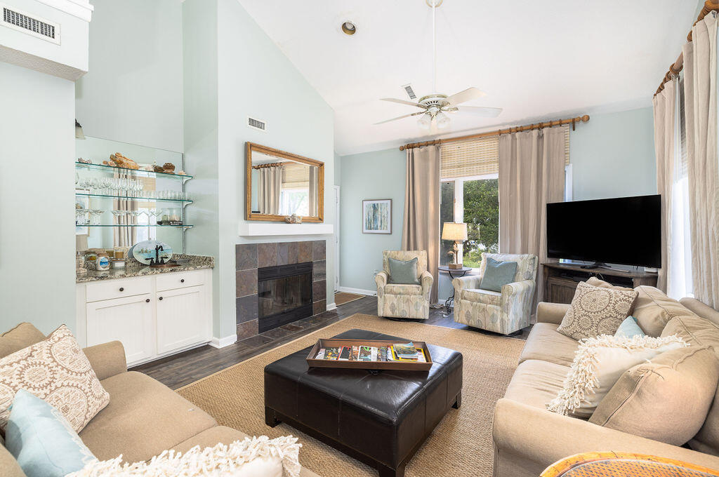 410 Yacht Harbor Court 410