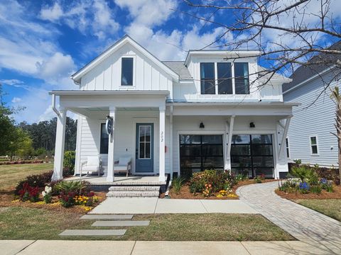 Photo of 427 Brightside Trail, Summerville, SC 29486 (MLS # 26009581)