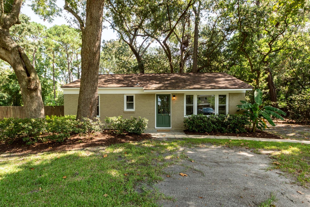 Photo of 1126 Pauline Avenue, Charleston, SC 29412 (MLS # 26025737)