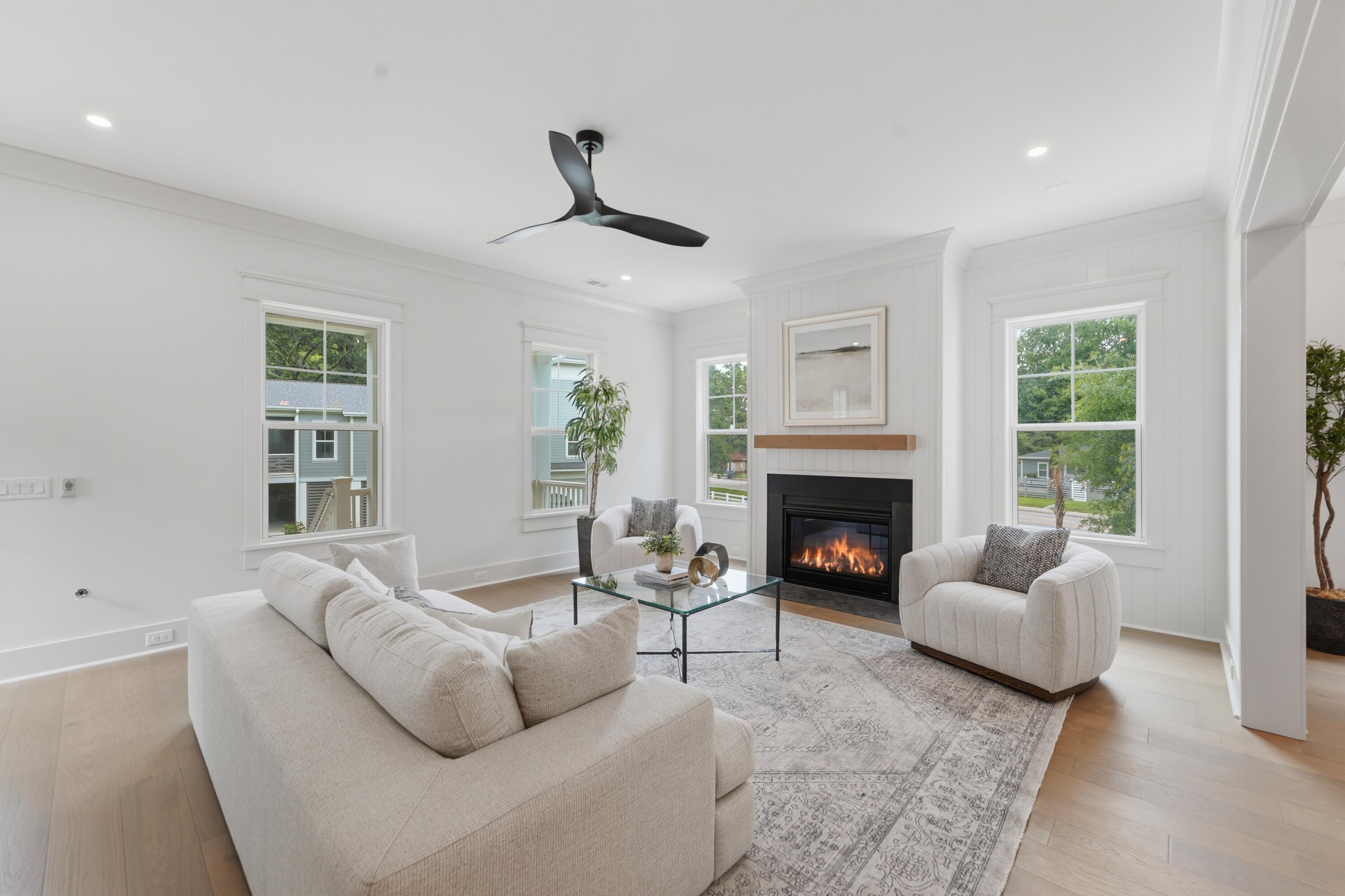 1129 Hamlin Road
