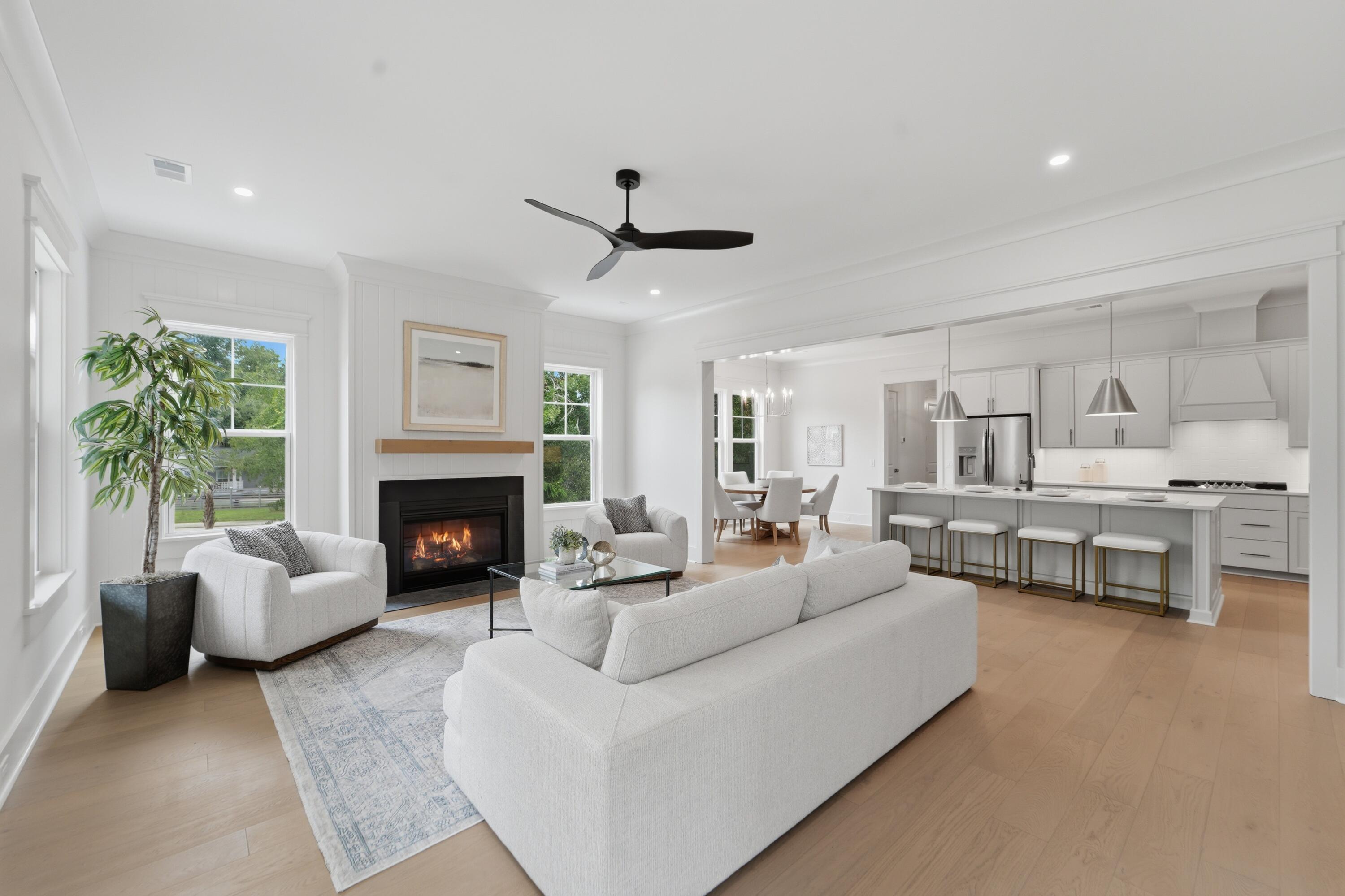 1129 Hamlin Road