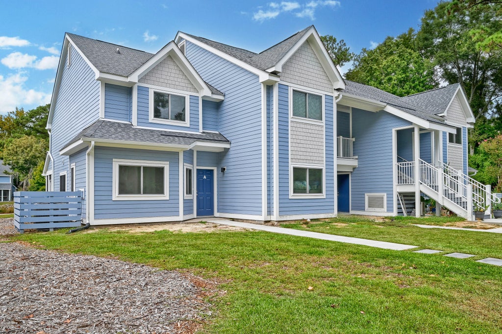 Photo of 858 Catalpa Court #A, Mount Pleasant, SC 29464 (MLS # 26027277)