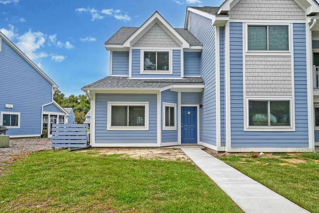 Photo of 858 Catalpa Court #A, Mount Pleasant, SC 29464 (MLS # 26027277)
