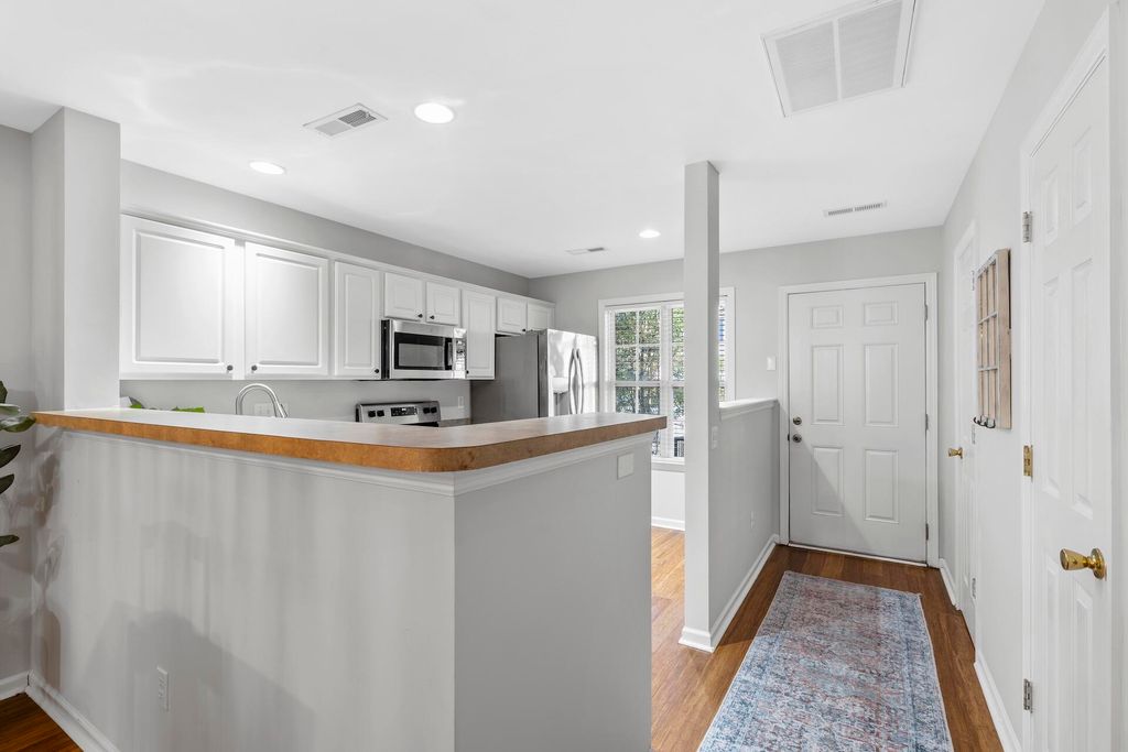 Photo of 549 Tayrn Drive, Charleston, SC 29492 (MLS # 26002782)