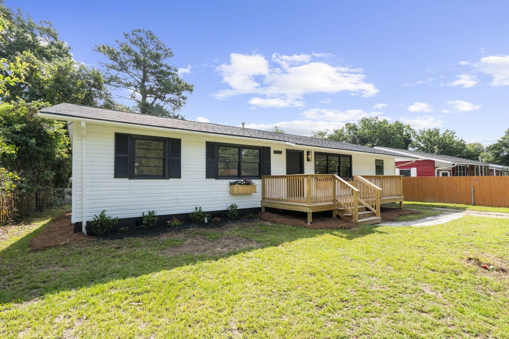 Photo of 1130 San Juan Avenue, Charleston, SC 29407 (MLS # 26018135)