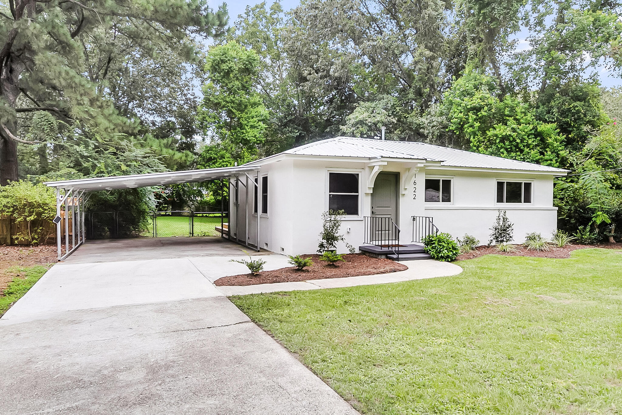 1622 Dogwood Road