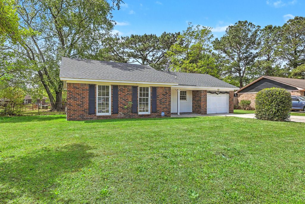 Photo of 7731 Quest Drive, North Charleston, SC 29418 (MLS # 26009931)