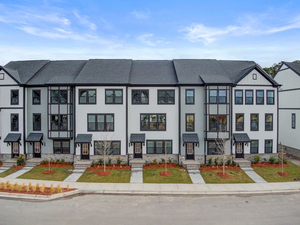 Photo of 411 Talbot Drive, Summerville, SC 29486 (MLS # 26007357)