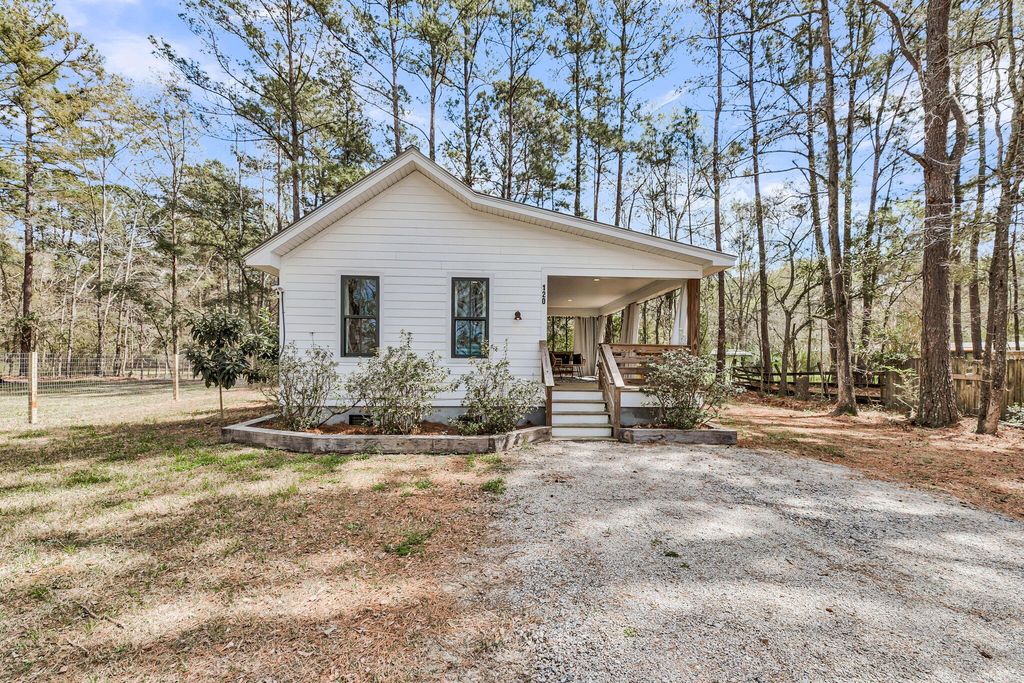 Photo of 120 White Picket Lane, Summerville, SC 29483 (MLS # 26007763)