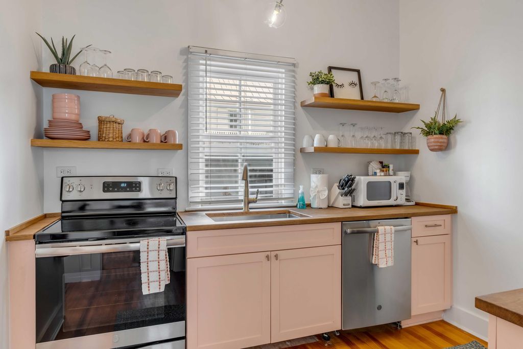 Photo of 140 Spring Street, Charleston, SC 29403 (MLS # 26002821)