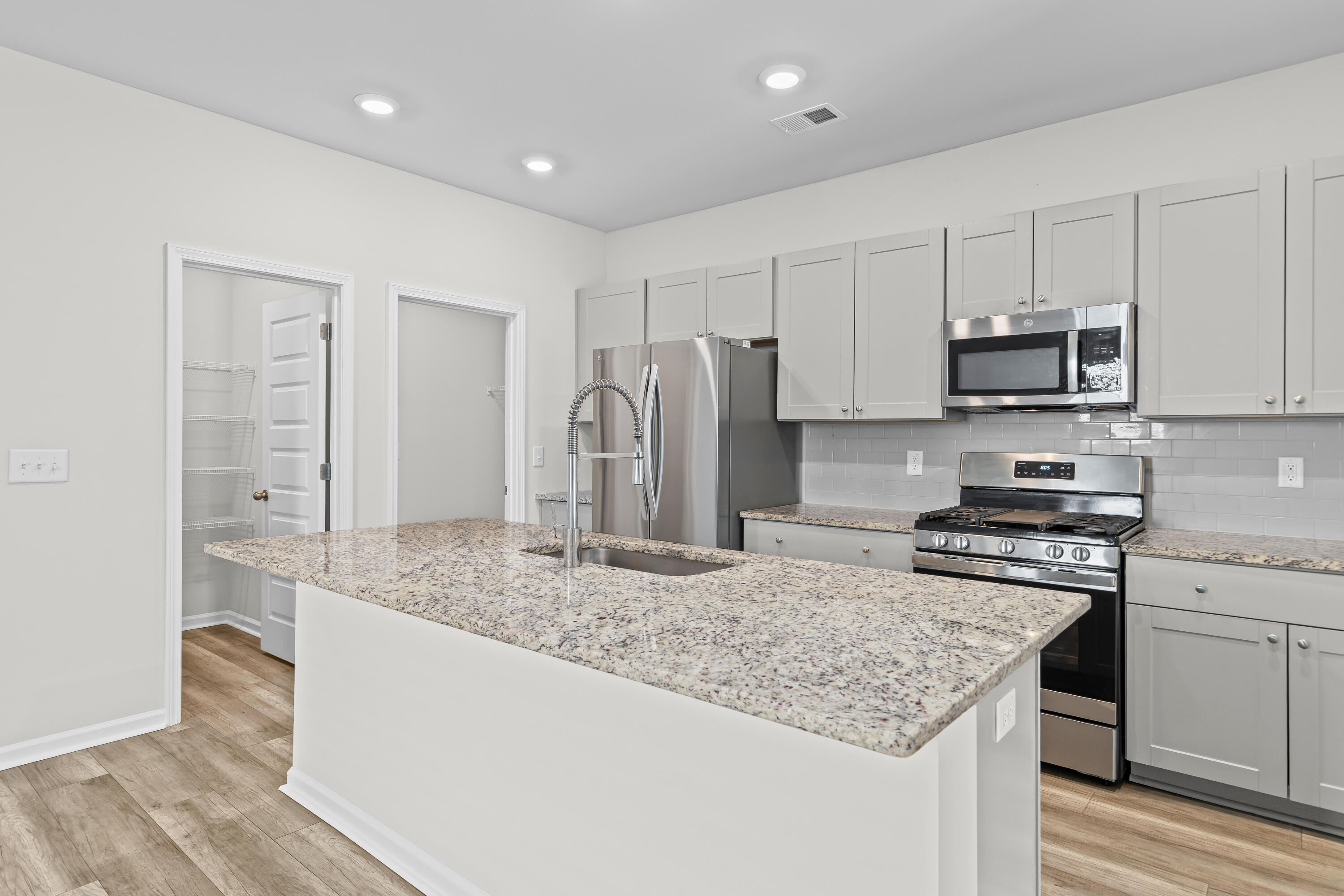 606 Spanish Wells Road