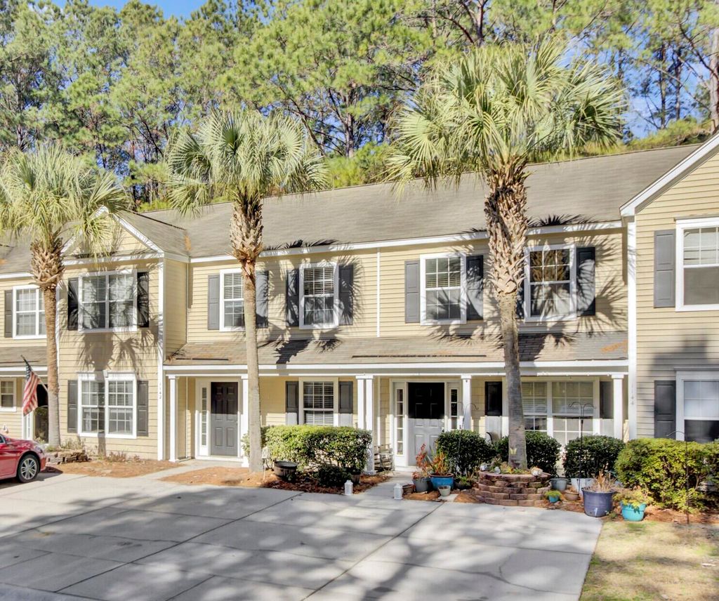 Photo of 1142 Island Club Drive, Charleston, SC 29492 (MLS # 26004726)