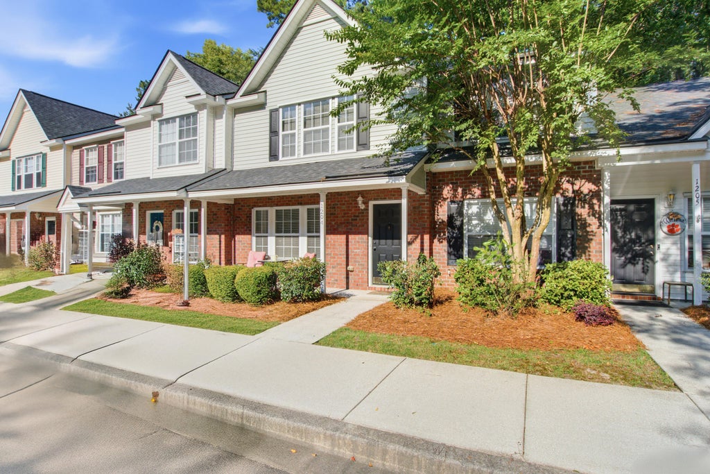 Photo of 1204 Pine Bluff Drive, Summerville, SC 29483 (MLS # 26017294)