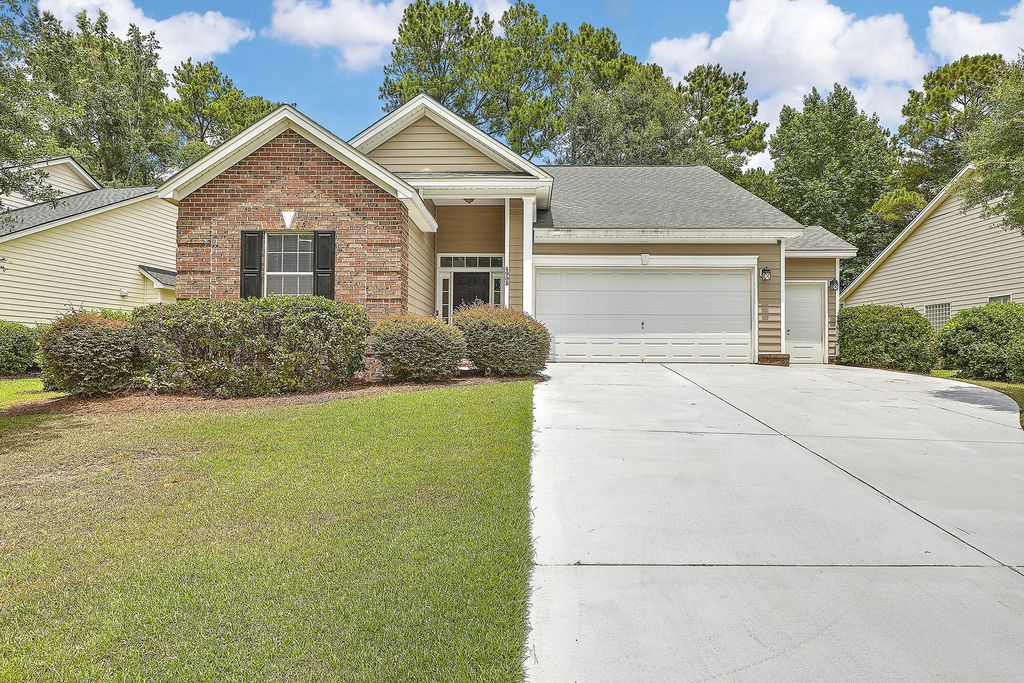 Photo of 4908 Franconia Drive, Summerville, SC 29485 (MLS # 26004529)