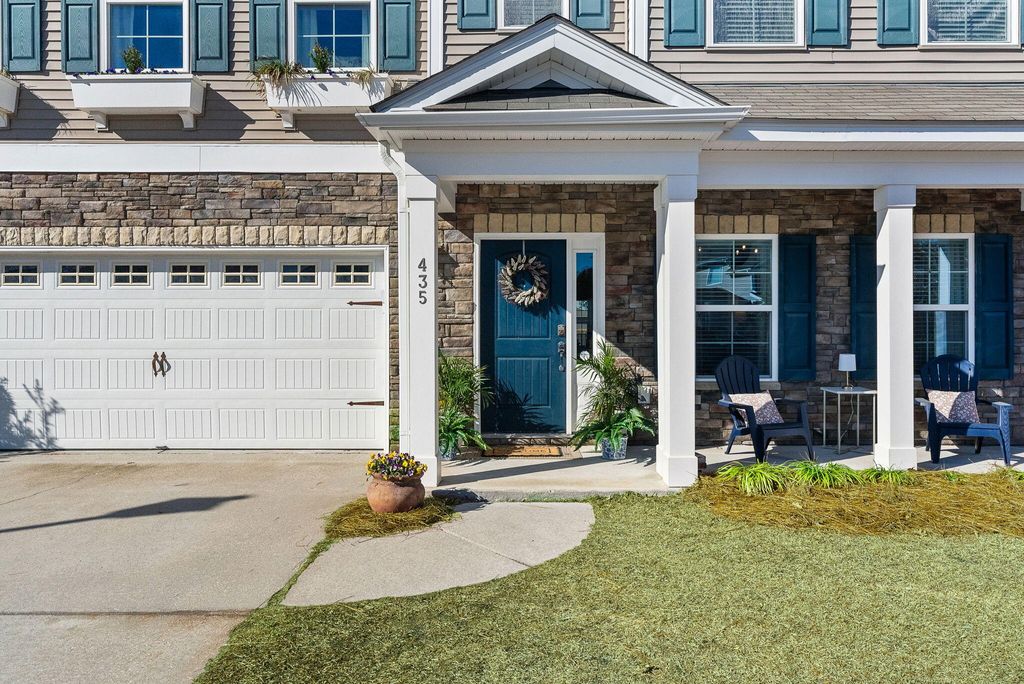 Photo of 435 Flat Rock Lane, Summerville, SC 29486 (MLS # 26004347)