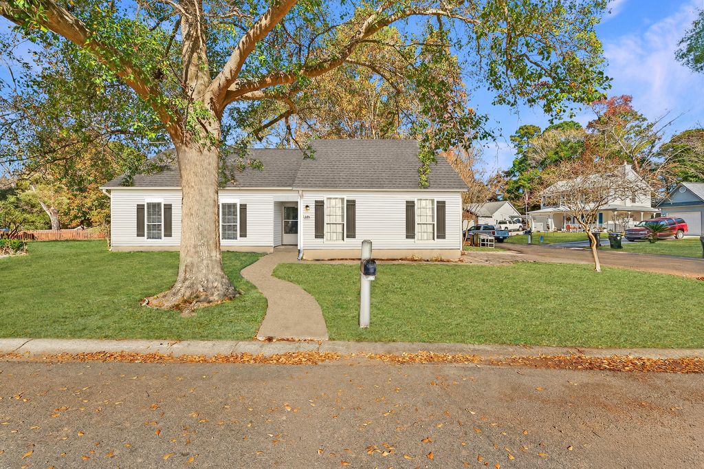 Photo of 321 Parish Parc Drive, Summerville, SC 29485 (MLS # 25031471)