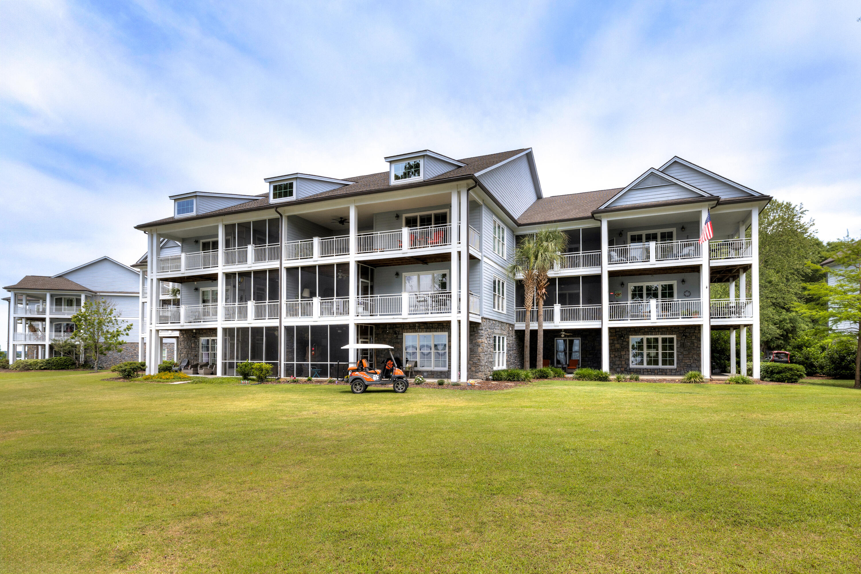 1184 Bridgeview Lane E104