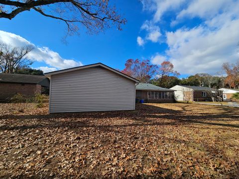 A home in North Charleston