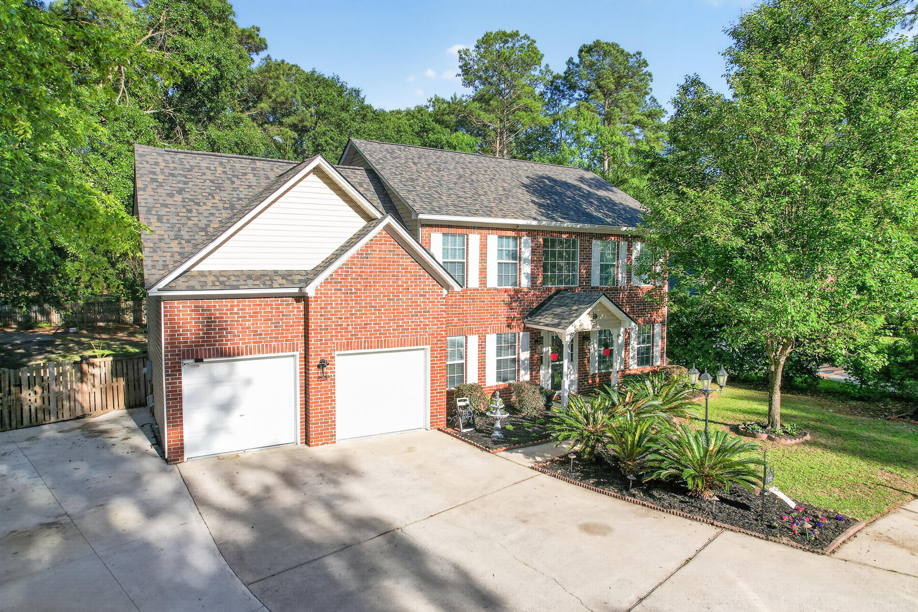 112 N Knightsbridge Court