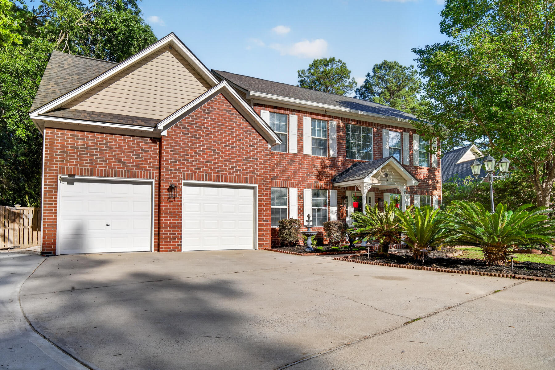 112 N Knightsbridge Court