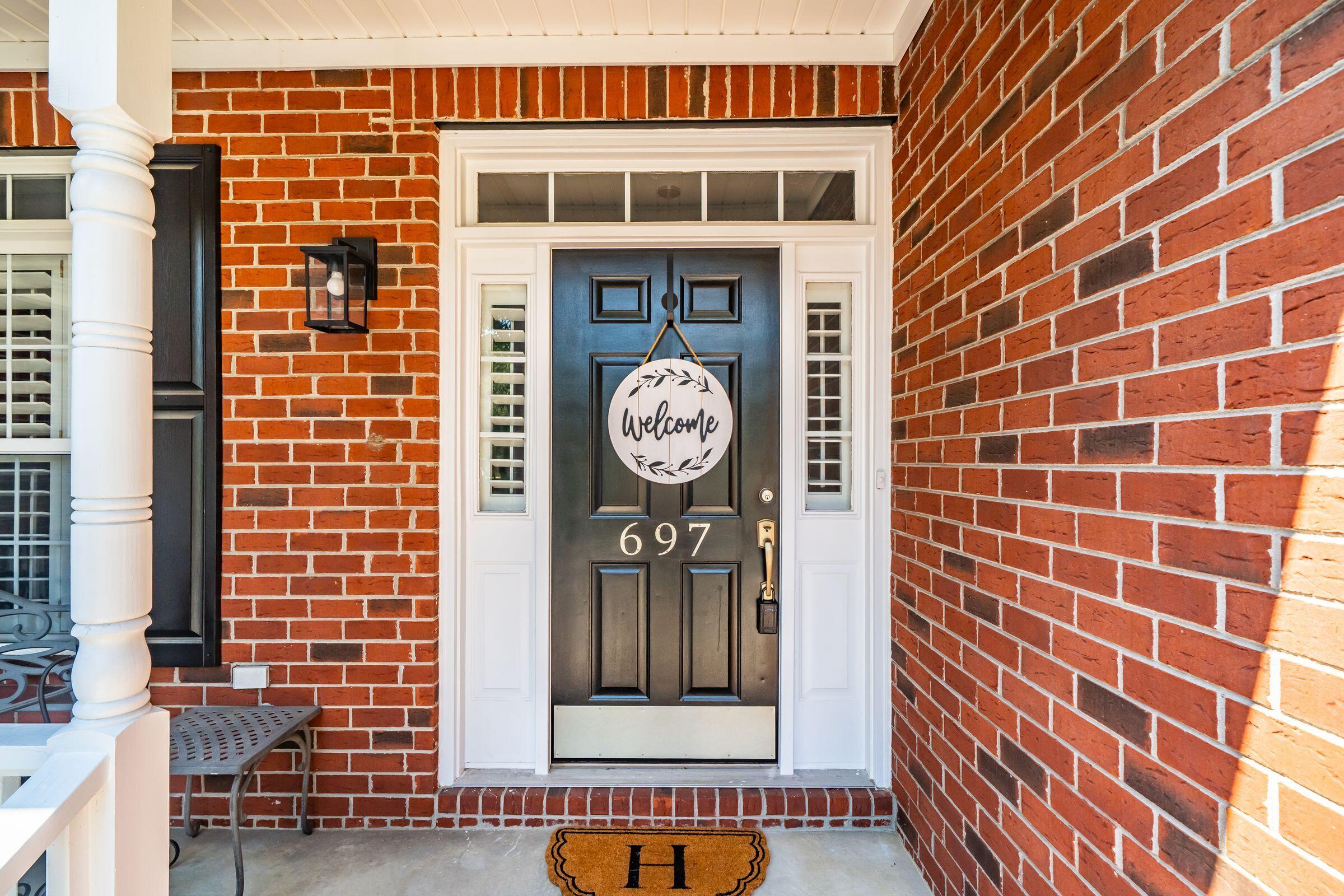 697 Hamlet Circle