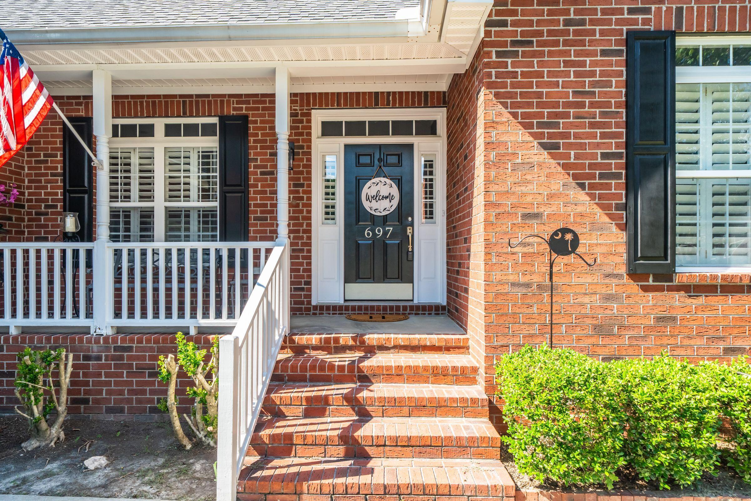 697 Hamlet Circle
