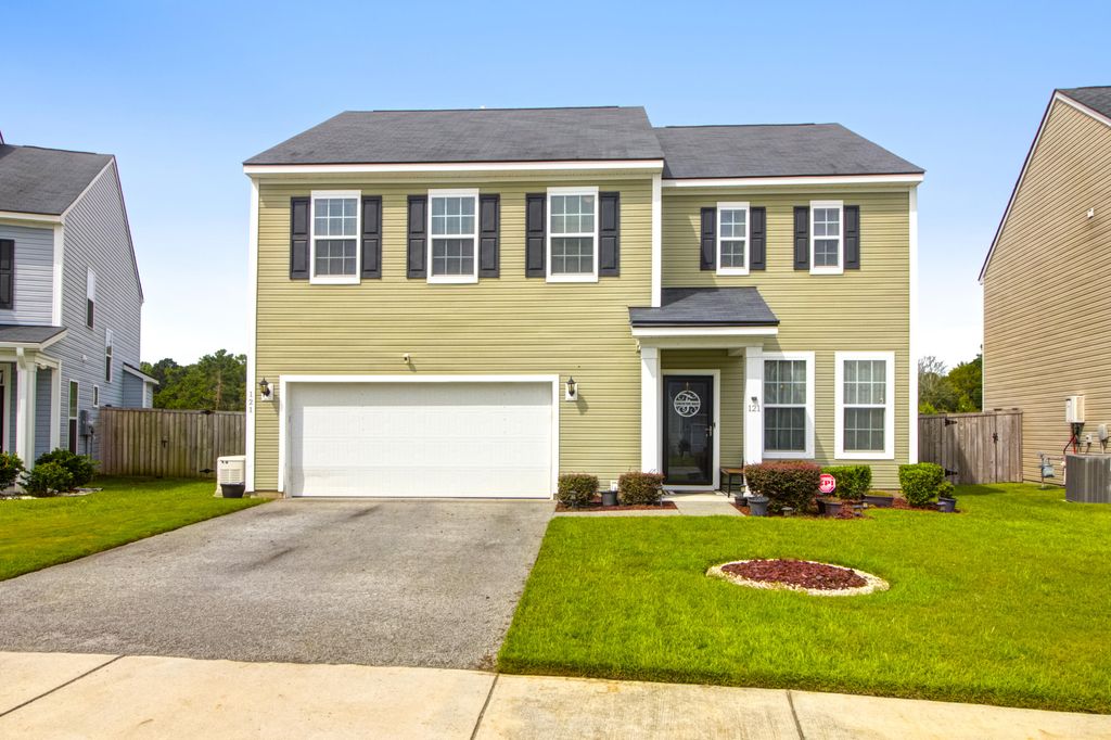 Photo of 121 Sugeree Drive, Moncks Corner, SC 29461 (MLS # 25023834)