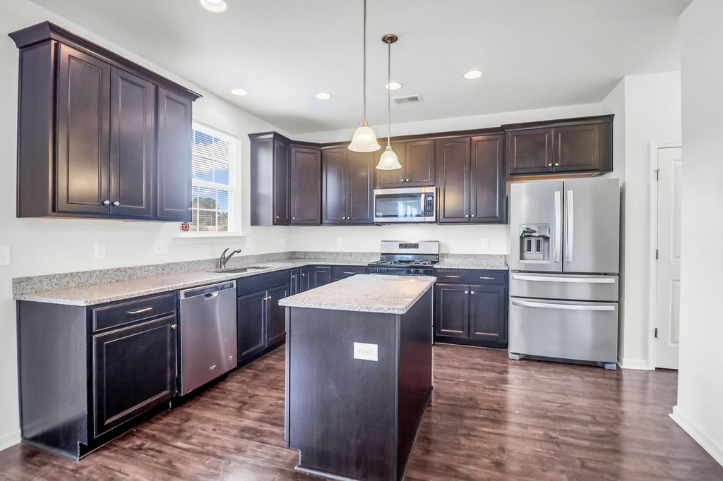 Photo of 121 Sugeree Drive, Moncks Corner, SC 29461 (MLS # 25023834)