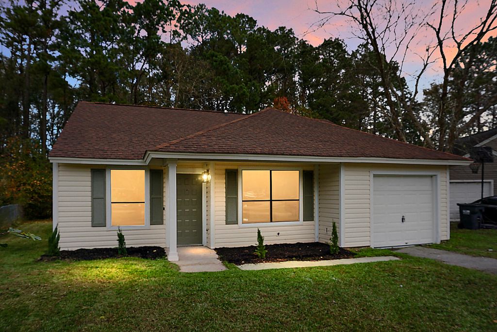 Photo of 167 Tabby Creek Circle Cir, Summerville, SC 29486 (MLS # 25031654)