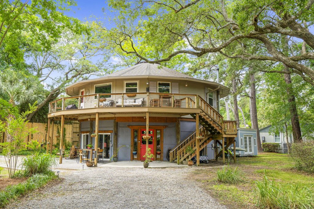 Photo of 2069 Saint James Drive, Charleston, SC 29412 (MLS # 26013267)