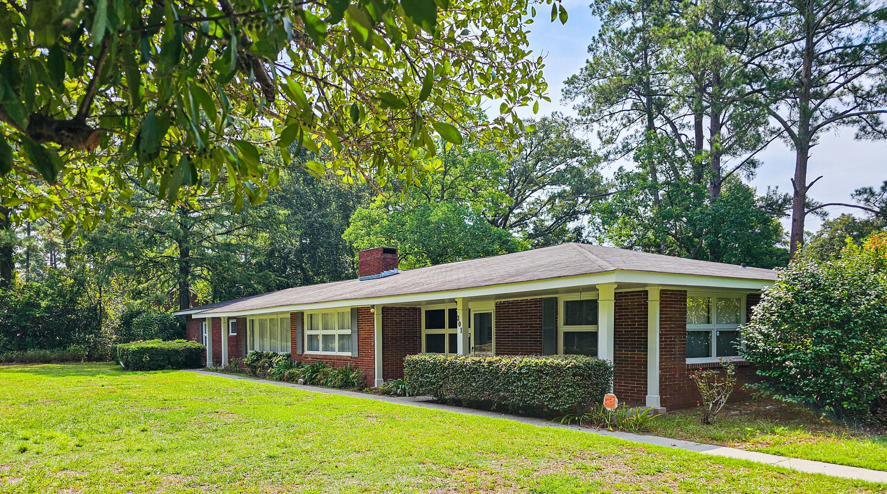 201 Overhill Road