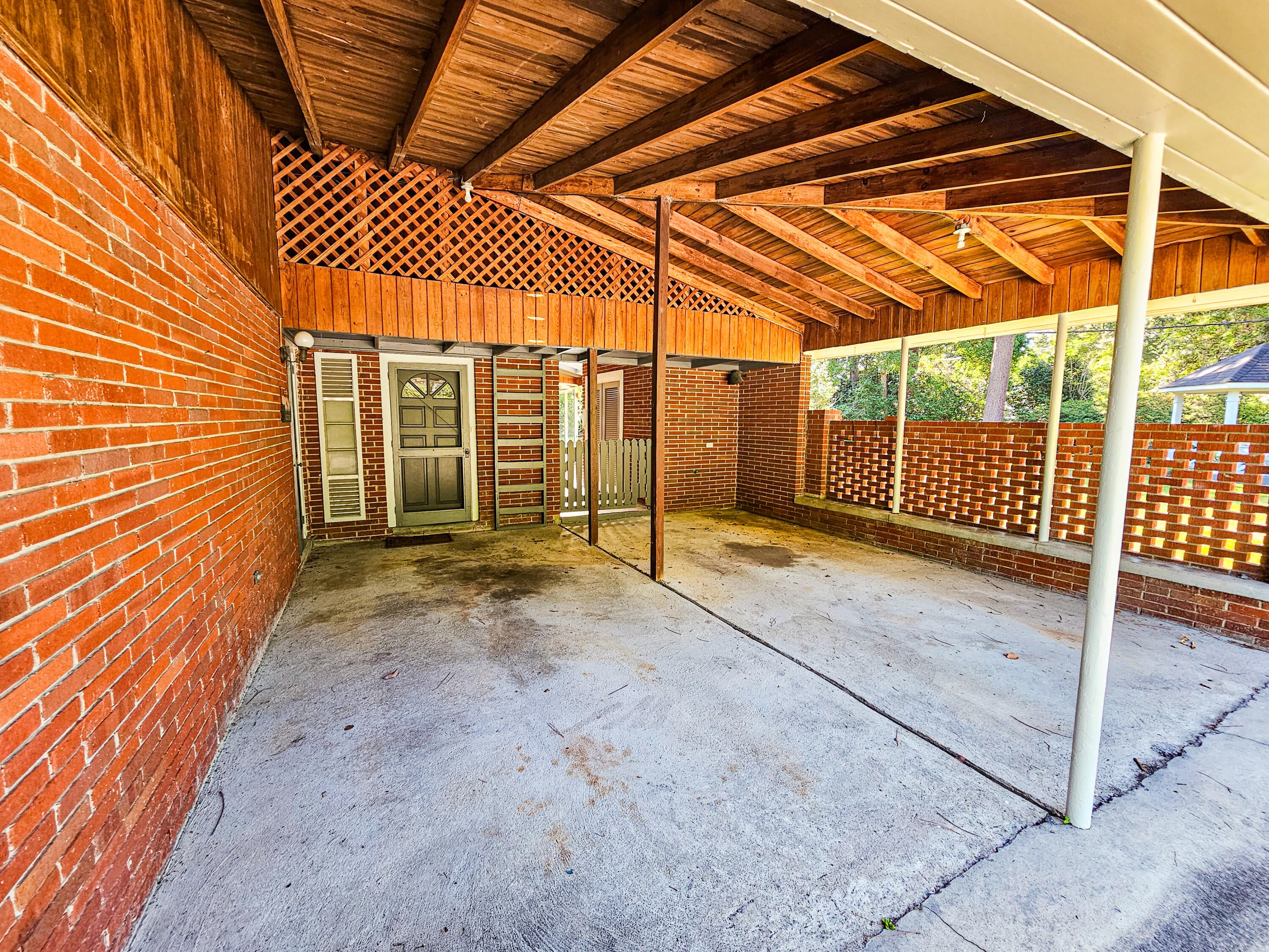 201 Overhill Road