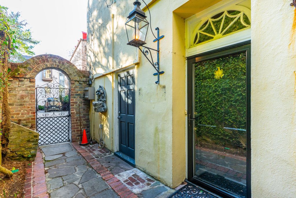 Photo of 124 Church Street, Charleston, SC 29401 (MLS # 26002859)