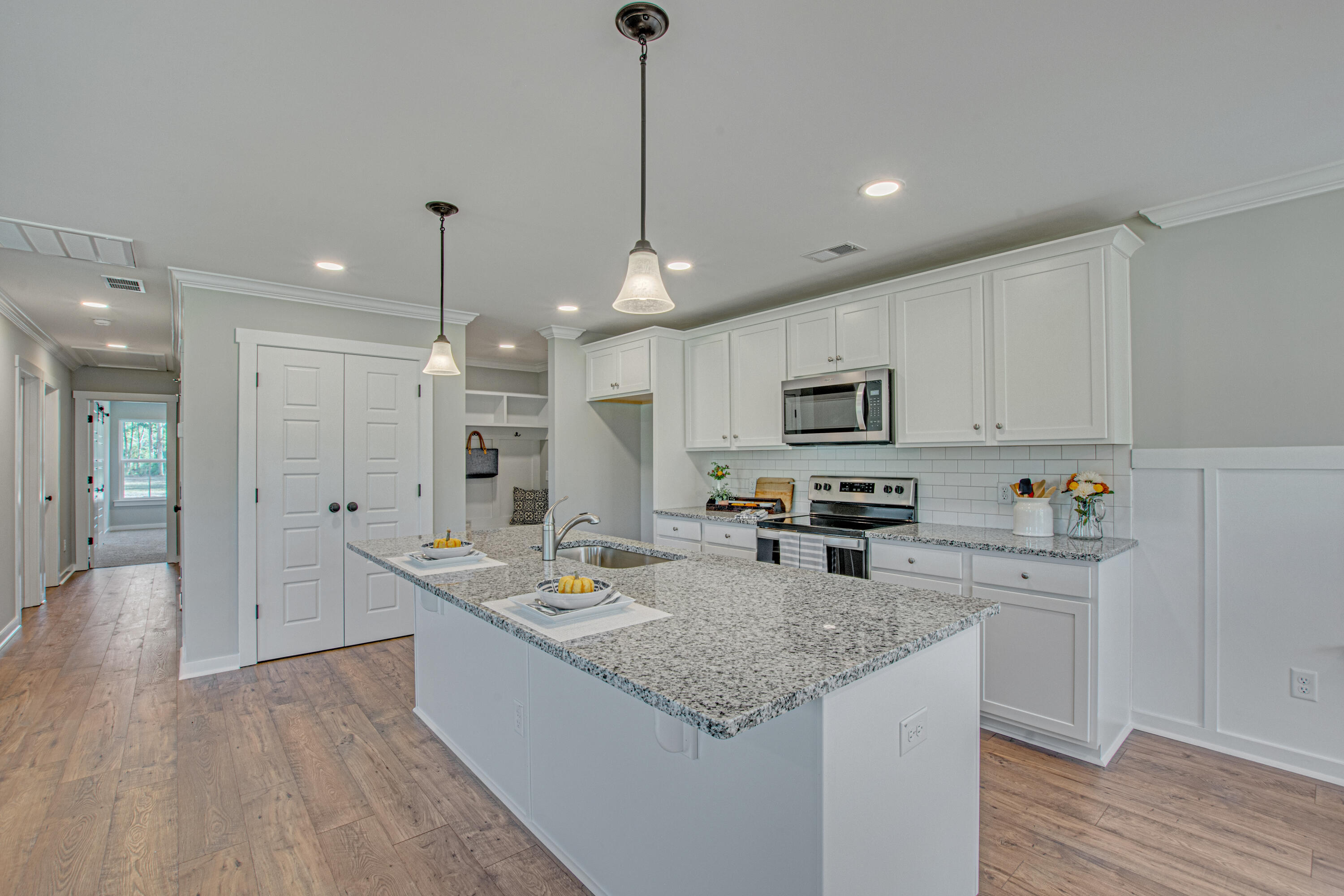 521 New Regenia Place