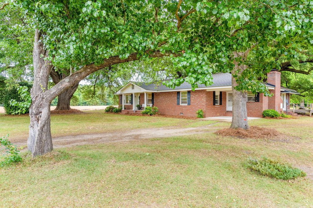 Photo of 1505 Midway Road, Elloree, SC 29047 (MLS # 26012666)