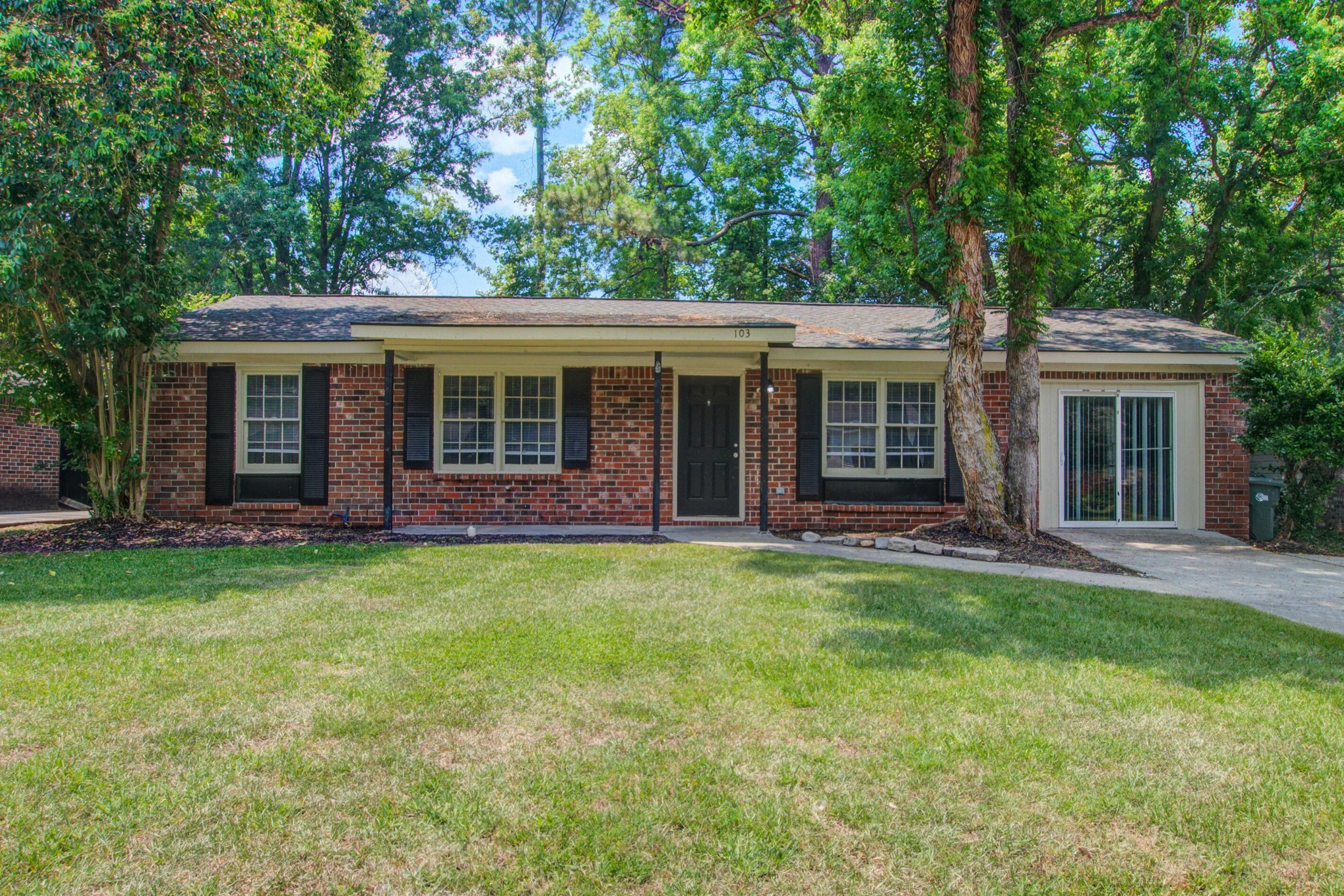 103 Water Oak Drive