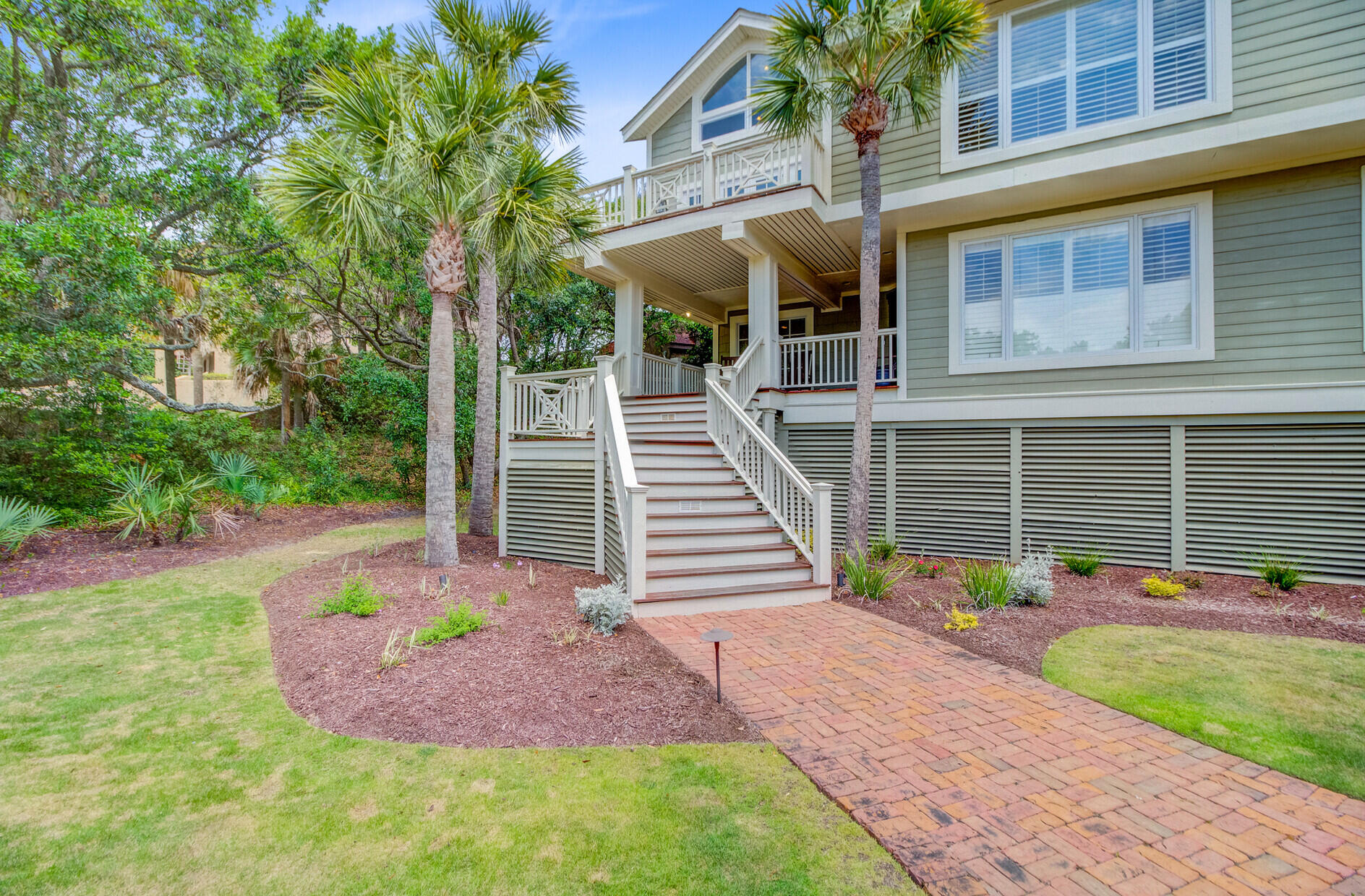 22 Beachwood East