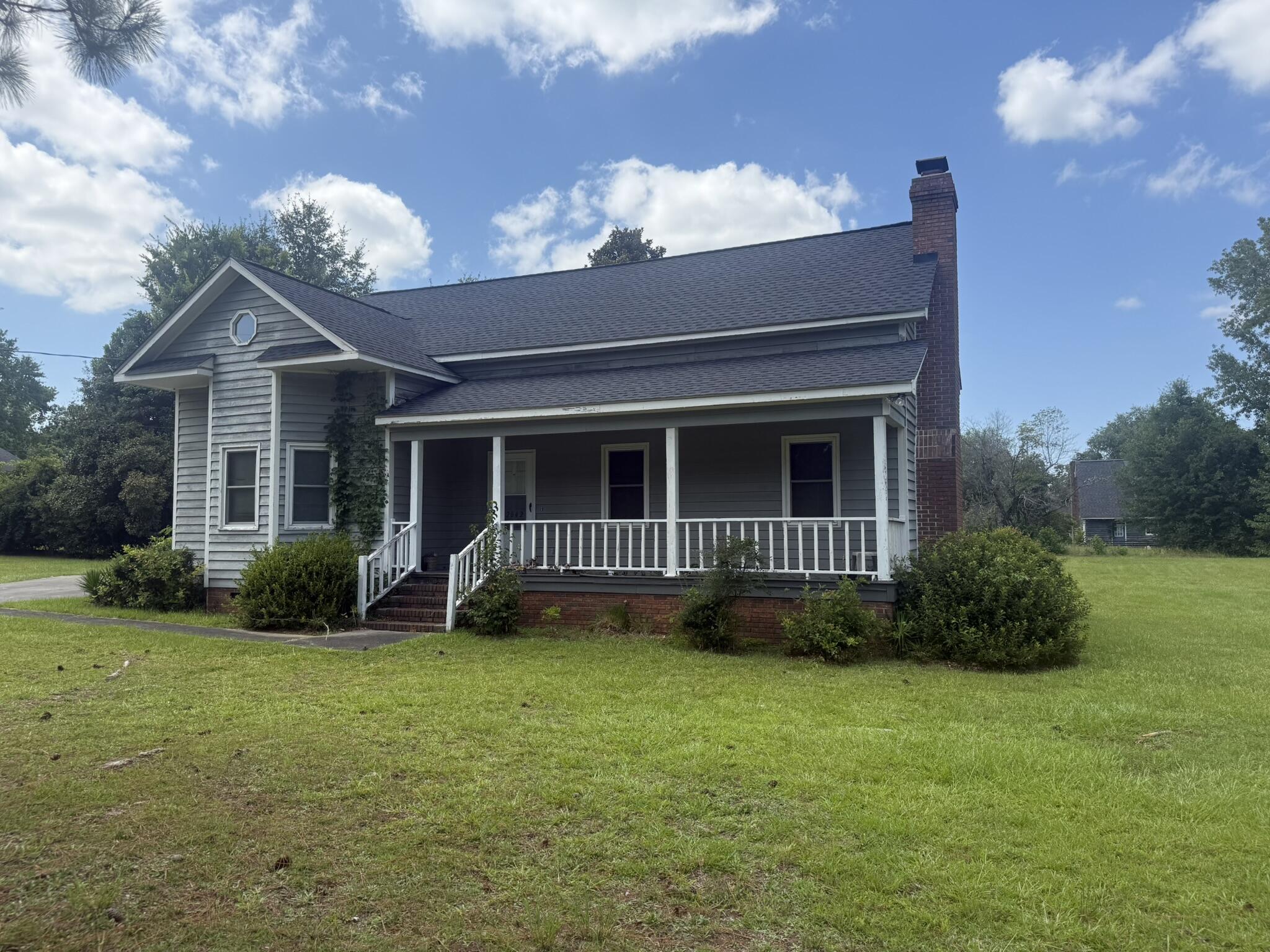 2042 Clifton Circle