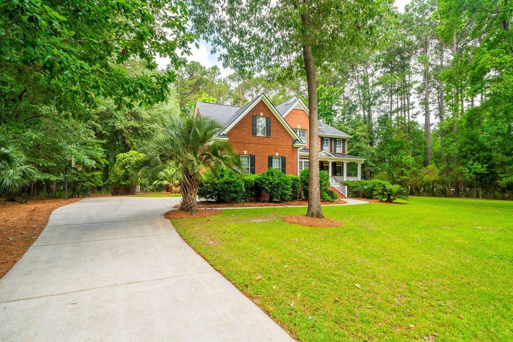 Photo of 2216 Black Oak Court, Mount Pleasant, SC 29466 (MLS # 26015354)