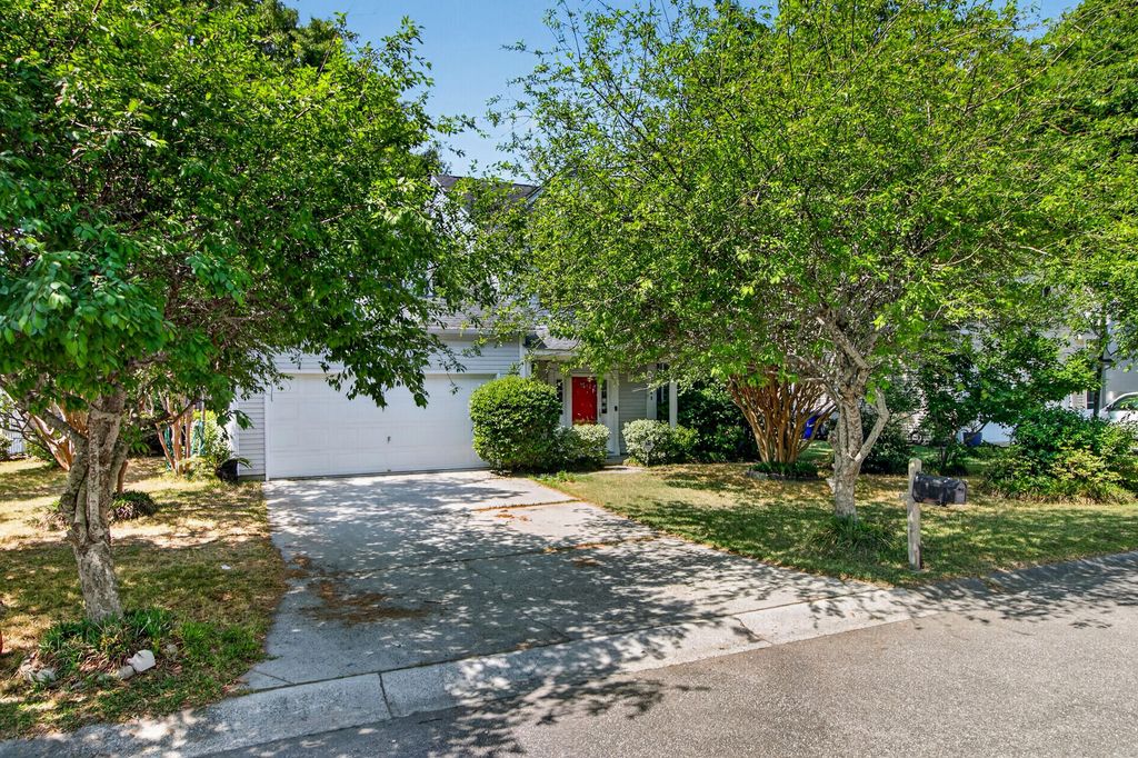 Photo of 2149 Country Manor Drive, Mount Pleasant, SC 29466 (MLS # 26012619)