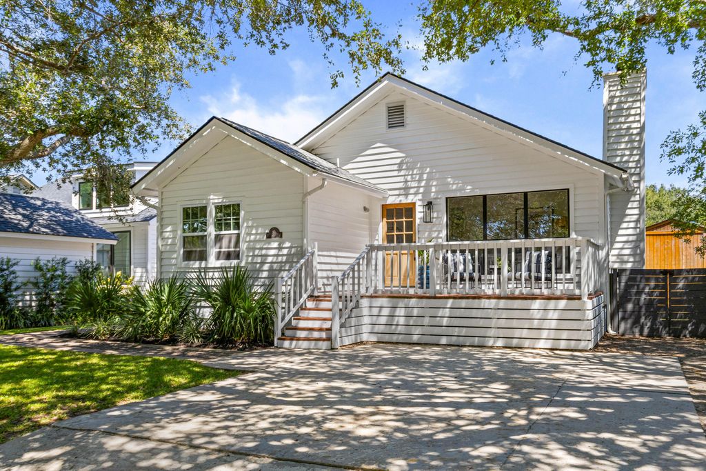 Photo of 1520 Barquentine Drive, Mount Pleasant, SC 29464 (MLS # 25024390)