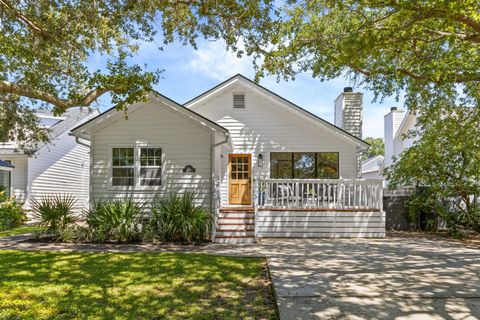 Photo of 1520 Barquentine Drive, Mount Pleasant, SC 29464 (MLS # 25024390)