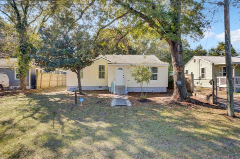 A home in North Charleston