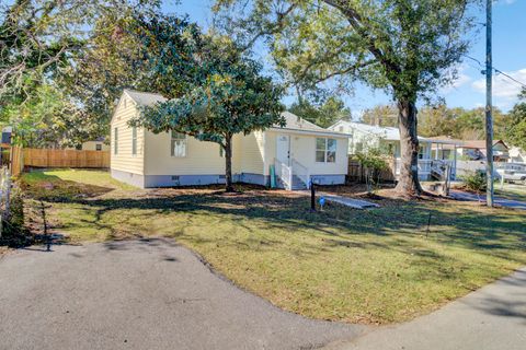 A home in North Charleston