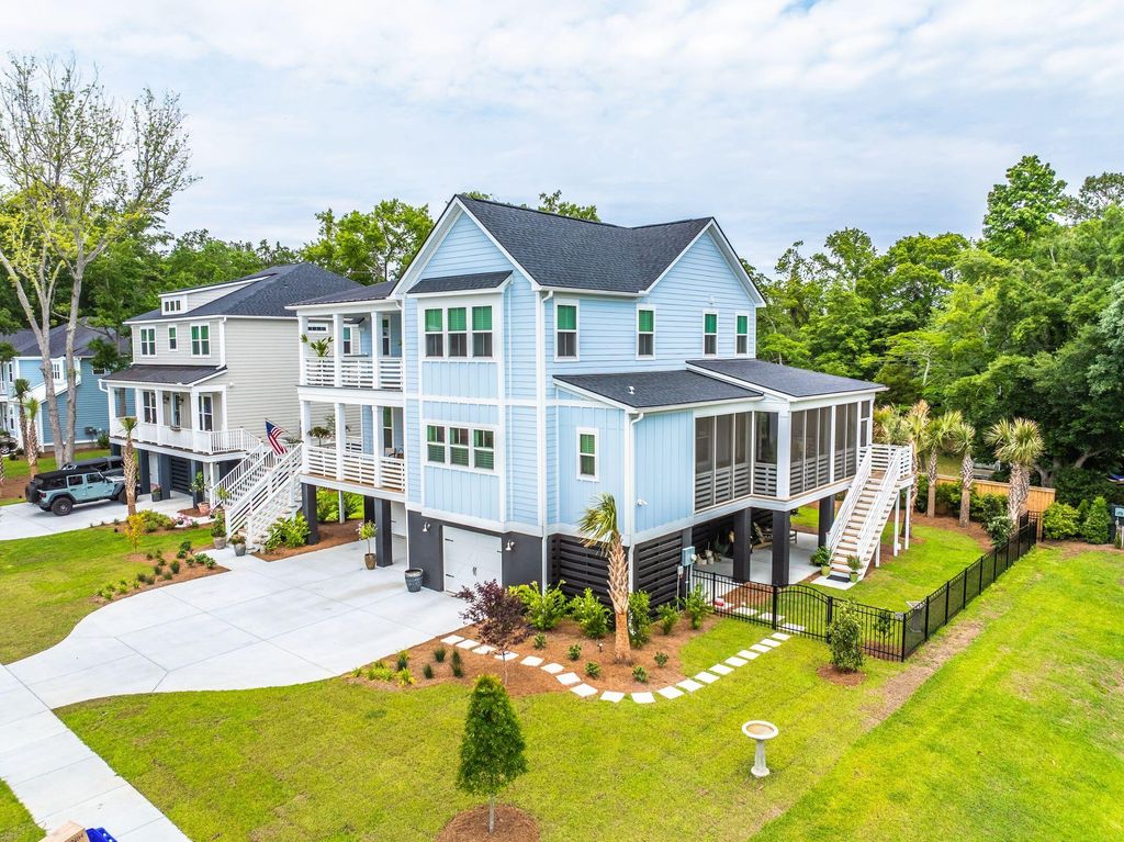 Photo of 1427 Dahlia Drive, Mount Pleasant, SC 29464 (MLS # 26014150)