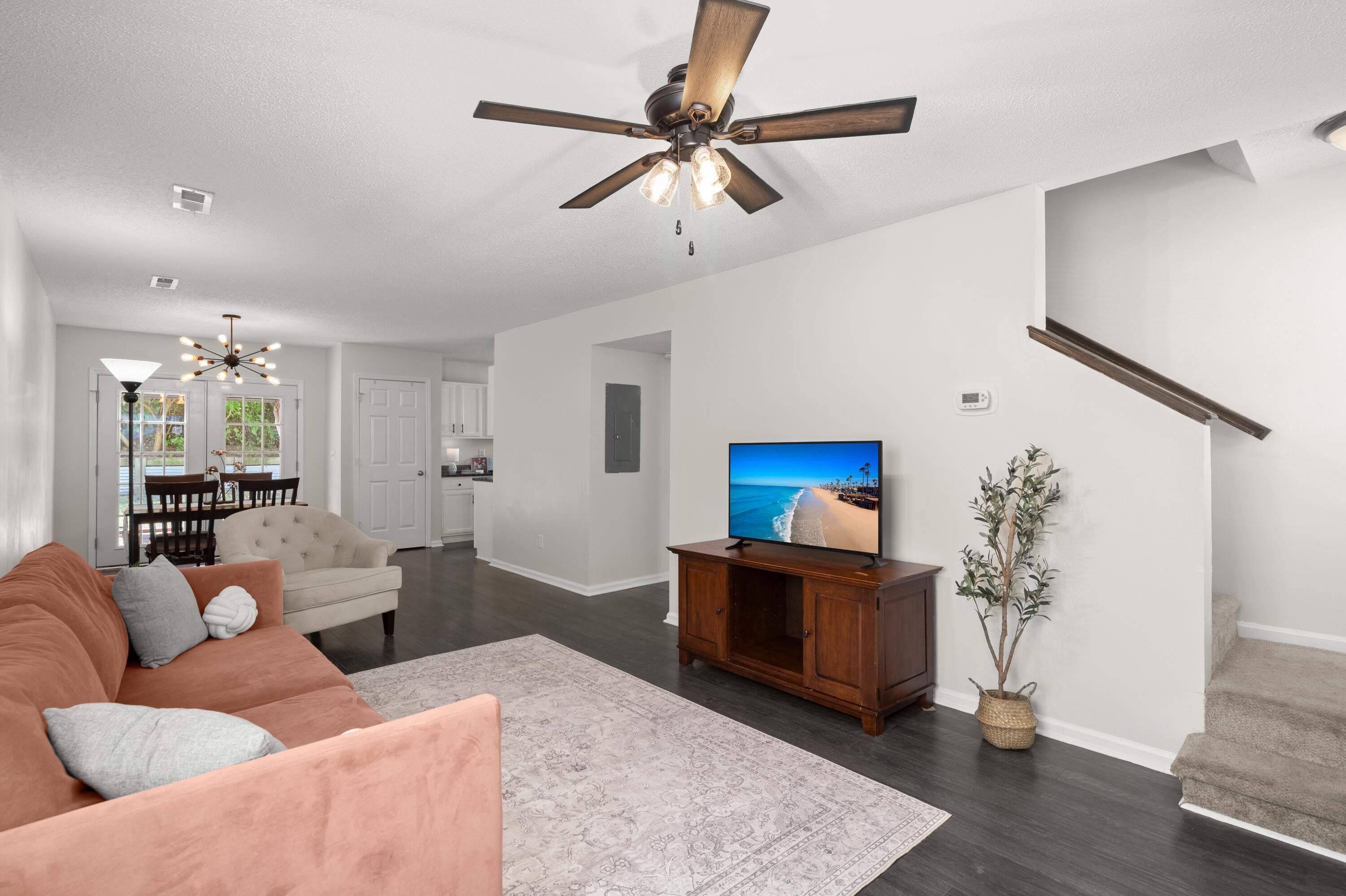 9 Woodleaf Court