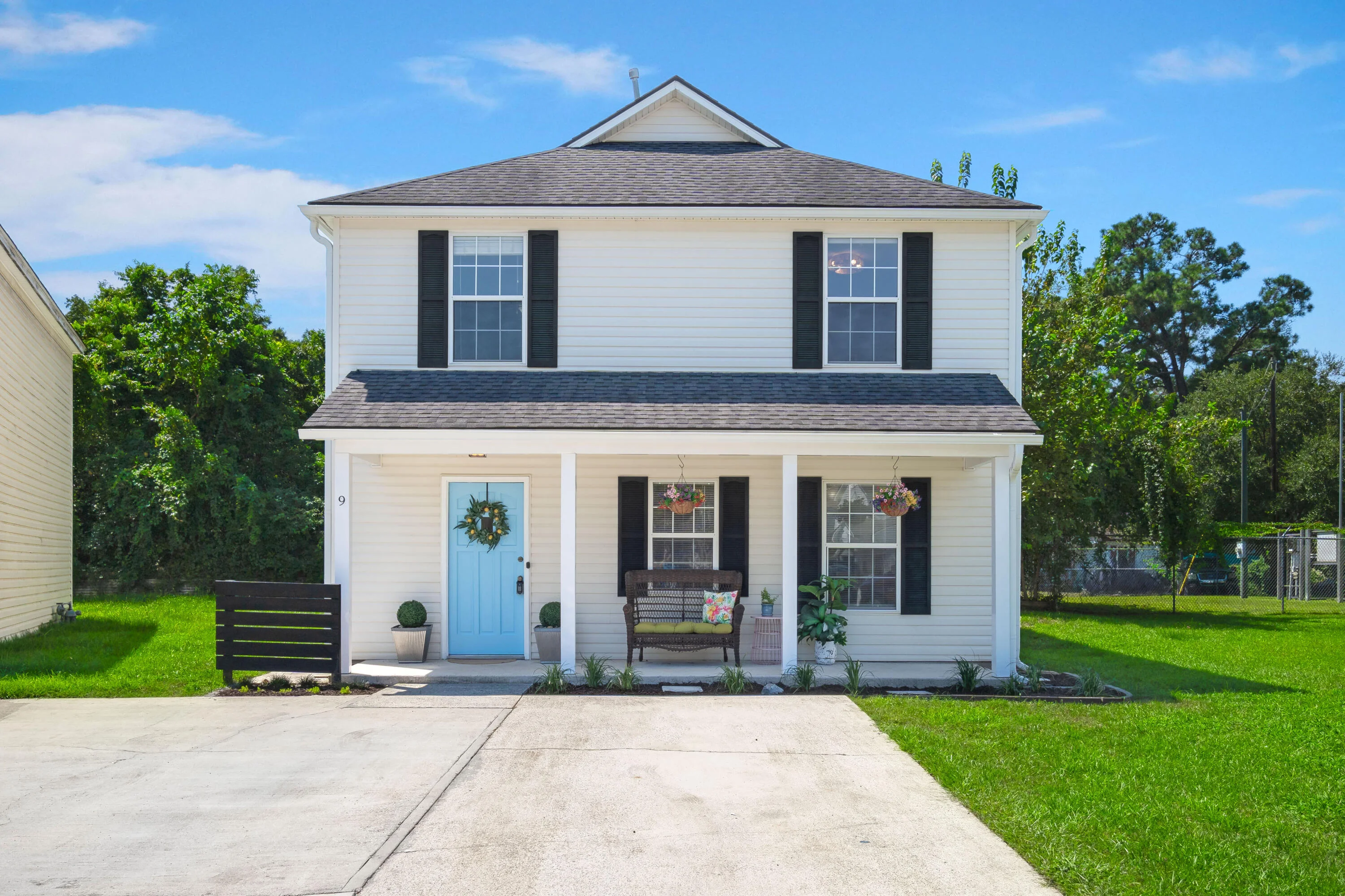 9 Woodleaf Court