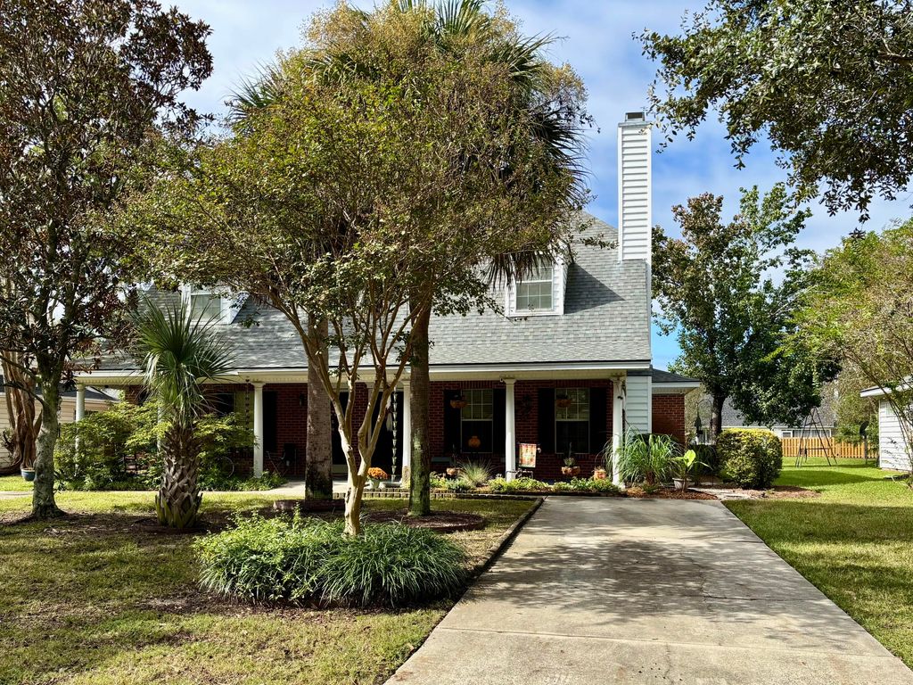 Photo of 3053 Queensgate Way, Mount Pleasant, SC 29466 (MLS # 25028056)