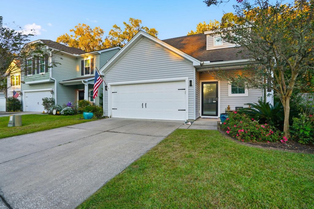 Photo of 1547 Camarillo Court, Mount Pleasant, SC 29429 (MLS # 25029784)