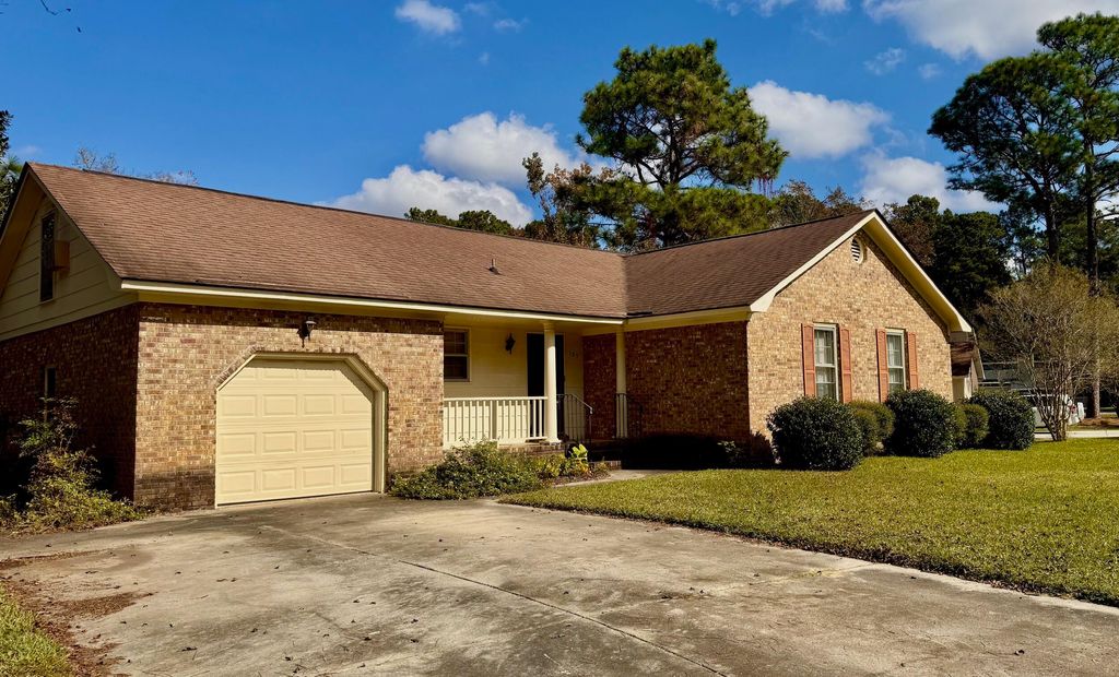 Photo of 103 Canaberry Circle, Summerville, SC 29483 (MLS # 25029900)
